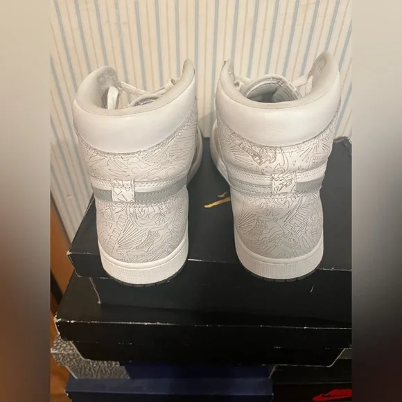 Air Jordan 1 Retro 30th Anniversary Laser 2015 Size 11.5